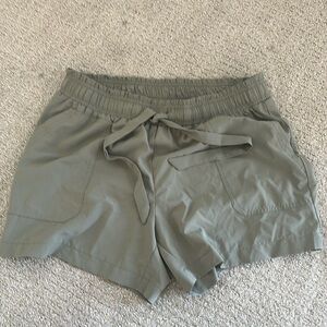 Green Shorts Size M